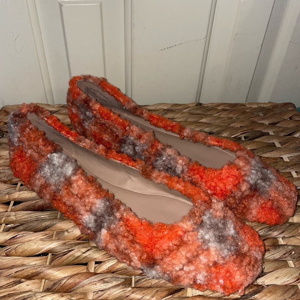 Katy Perry Collections Fuzzy Orange and Brown Flats - Picture 2 of 5